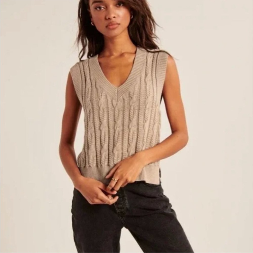 Abercrombie & Fitch Taupe Cable Knit V-Neck Sweater Vest